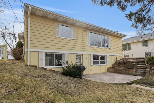 1511 Barclay Street, Saint Paul, MN 55106