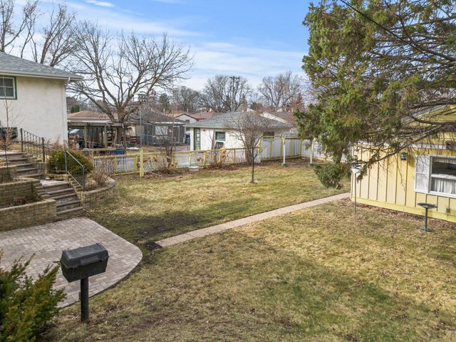1511 Barclay Street, Saint Paul, MN 55106