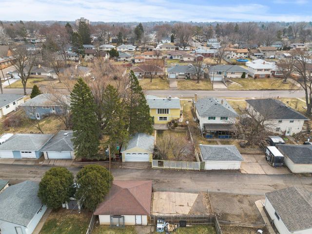 1511 Barclay Street, Saint Paul, MN 55106