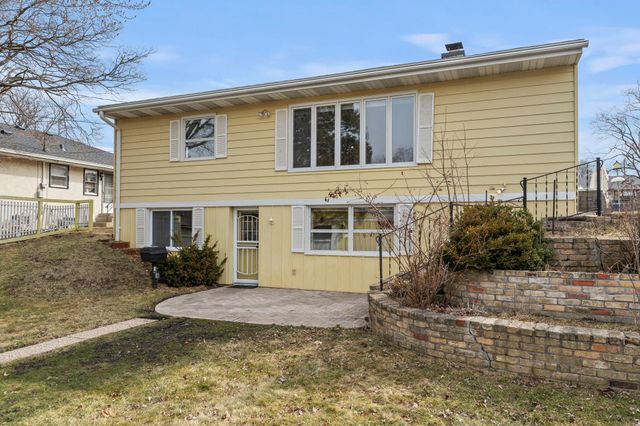 1511 Barclay Street, Saint Paul, MN 55106