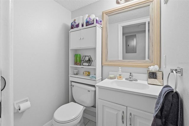 5104 TENNIS COURT CIRCLE 5104, Tampa, FL 33617