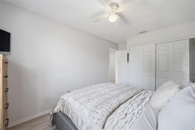 5104 TENNIS COURT CIRCLE 5104, Tampa, FL 33617