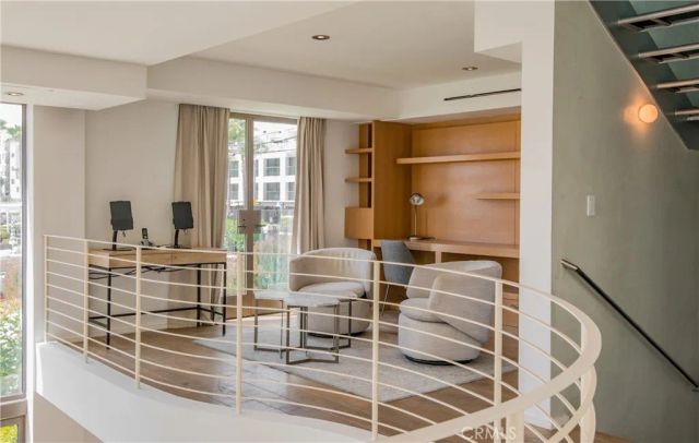 11 Marine Terrace 3, Santa Monica, CA 90401