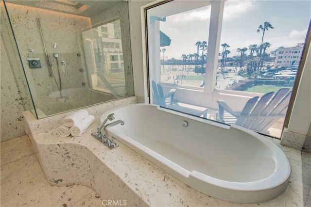 11 Marine Terrace 3, Santa Monica, CA 90401