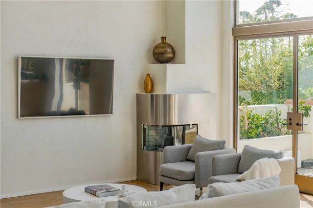 11 Marine Terrace 3, Santa Monica, CA 90401