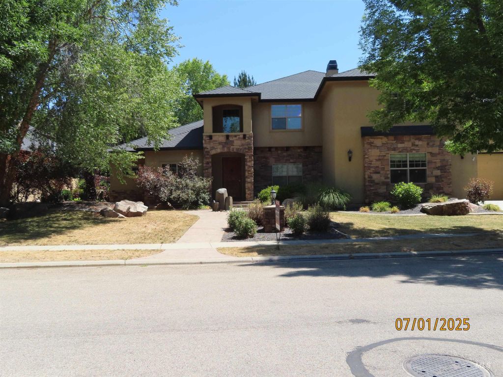 1674 S Water Leaf Ave, Eagle, ID 83616
