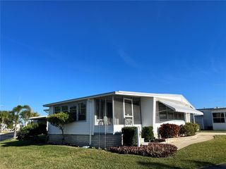 7277 MOUNT GEORGETOWN DRIVE NE 563, St Petersburg, FL 33702