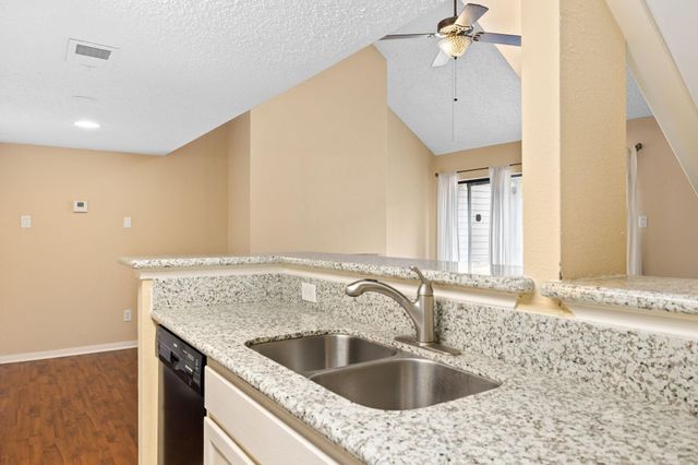 2300 Old Spanish Trail 2131, Houston, TX 77054
