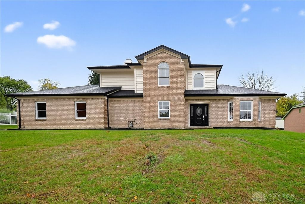 1826 Ashley Drive, Miamisburg, OH 45342