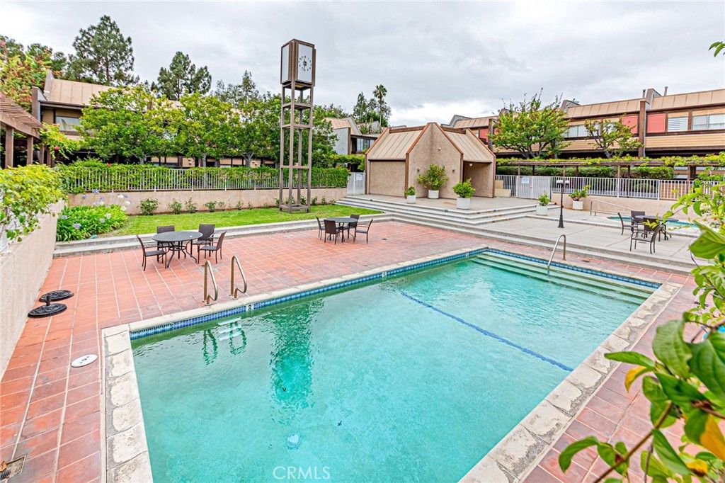 Image 29 of property listing at 421 S Van Ness, Los Angeles, CA 90020