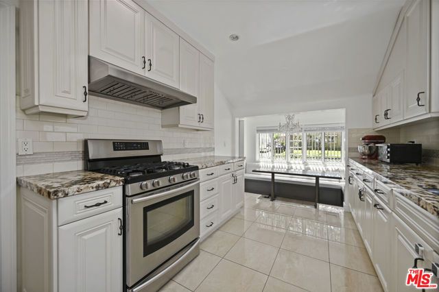 232 S Crescent Drive, Beverly Hills, CA 90212