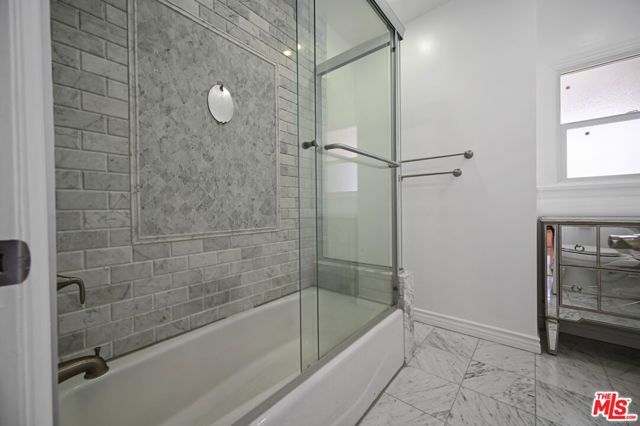 232 S Crescent Drive, Beverly Hills, CA 90212
