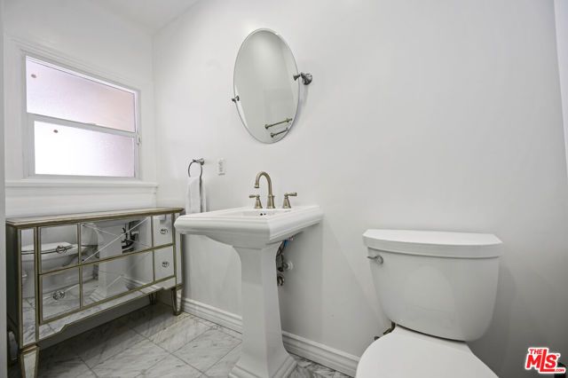 232 S Crescent Drive, Beverly Hills, CA 90212