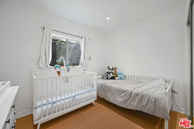 232 S Crescent Drive, Beverly Hills, CA 90212