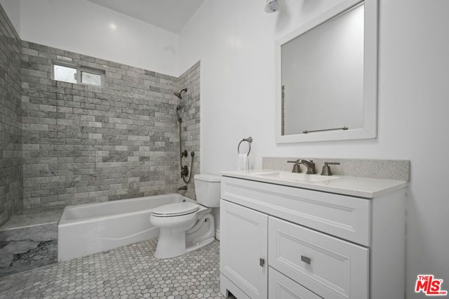 232 S Crescent Drive, Beverly Hills, CA 90212