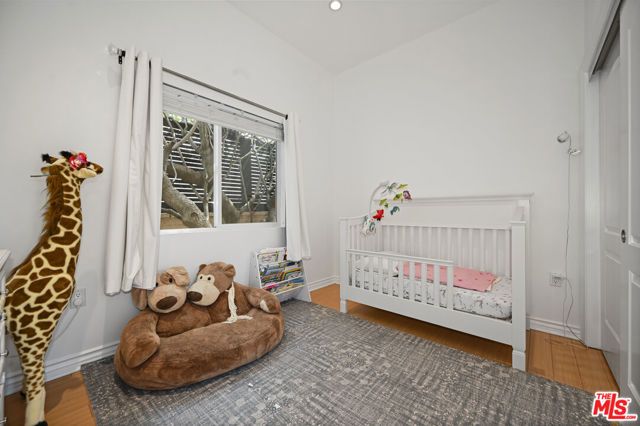 232 S Crescent Drive, Beverly Hills, CA 90212