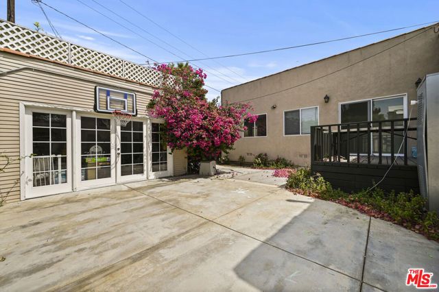 232 S Crescent Drive, Beverly Hills, CA 90212