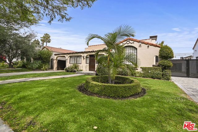 232 S Crescent Drive, Beverly Hills, CA 90212