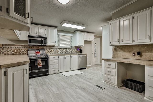 3809 Lands End Court, Granbury, TX 76048