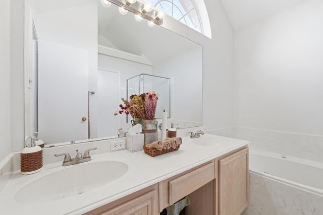 1302 Old Knoll Drive, Wylie, TX 75098