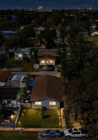 2411 Thomas Street, Hollywood, FL 33020