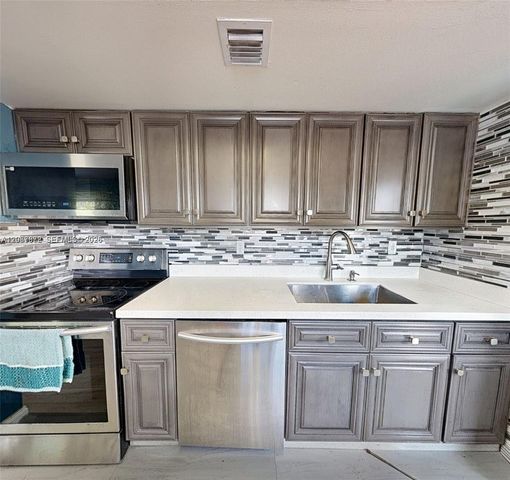 2411 Thomas Street, Hollywood, FL 33020