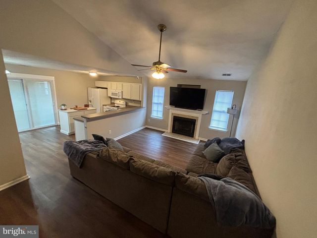 1718 SPARROW RD, Chesapeake, VA 23320