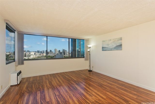 55 S Kukui Street D1714, Honolulu, HI 96813