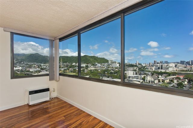 55 S Kukui Street D1714, Honolulu, HI 96813