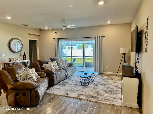 1615 MATHEWS MANOR Drive, Jacksonville, FL 32211