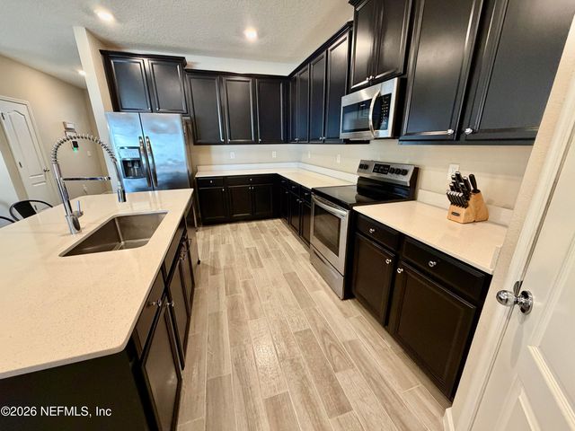 1615 MATHEWS MANOR Drive, Jacksonville, FL 32211