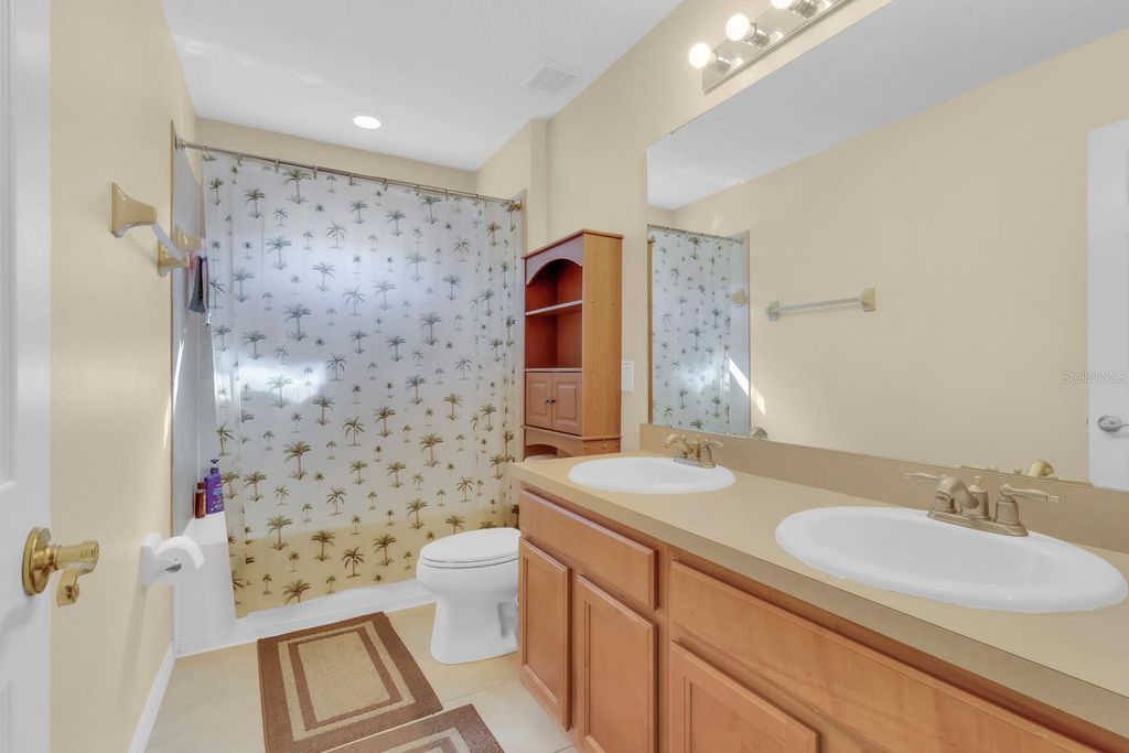 Image 25 of property listing at 4773 BLUE MAJOR DRIVE, Windermere, FL 34786