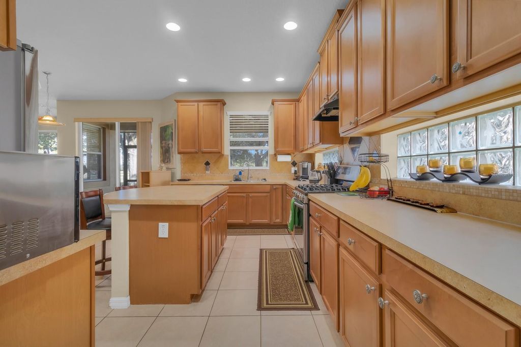 Image 9 of property listing at 4773 BLUE MAJOR DRIVE, Windermere, FL 34786