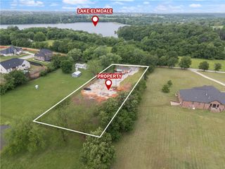 516 S Lake Road, Elm Springs, AR 72762