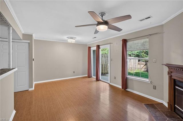 102 Heather Way Apt C, Yorktown, VA 23693