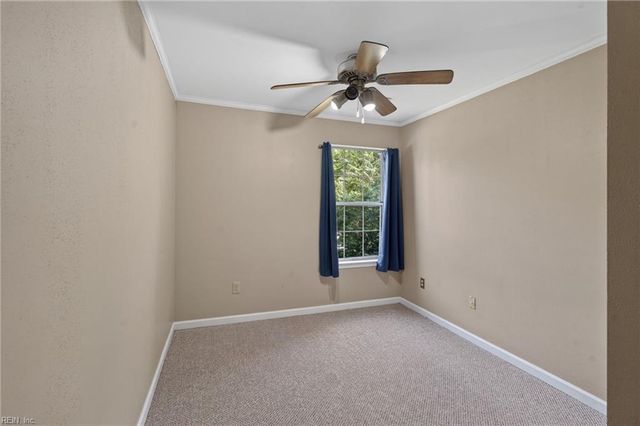 102 Heather Way Apt C, Yorktown, VA 23693