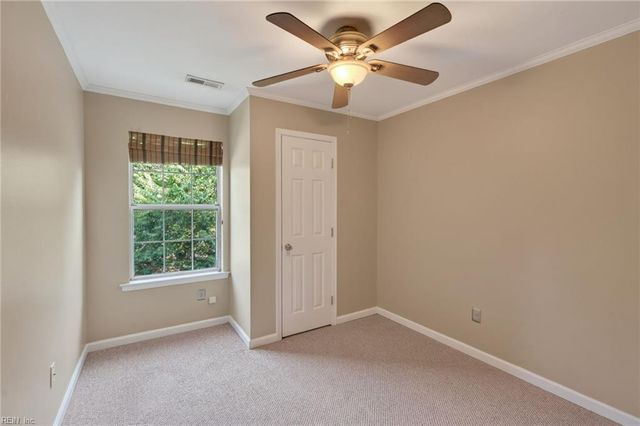 102 Heather Way Apt C, Yorktown, VA 23693