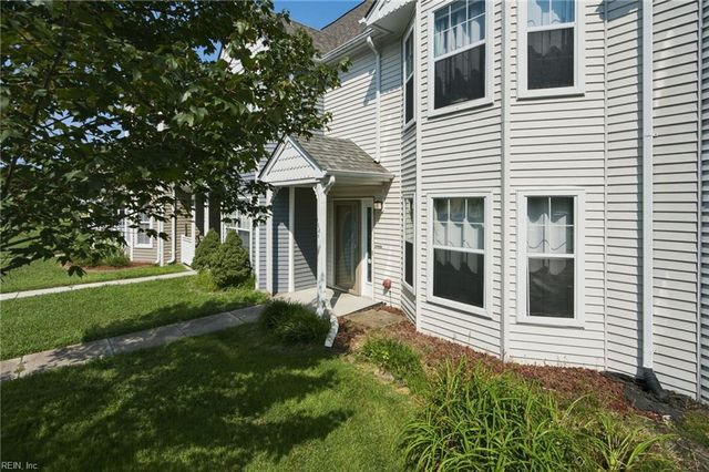102 Heather Way Apt C, Yorktown, VA 23693