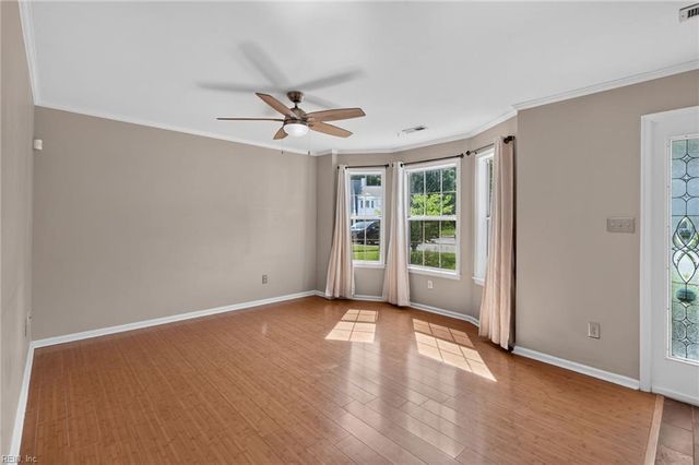 102 Heather Way Apt C, Yorktown, VA 23693