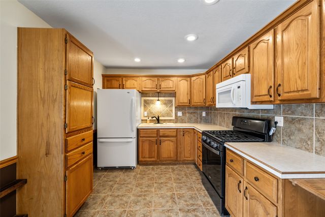 4131 Leyden Avenue, Des Moines, IA 50317