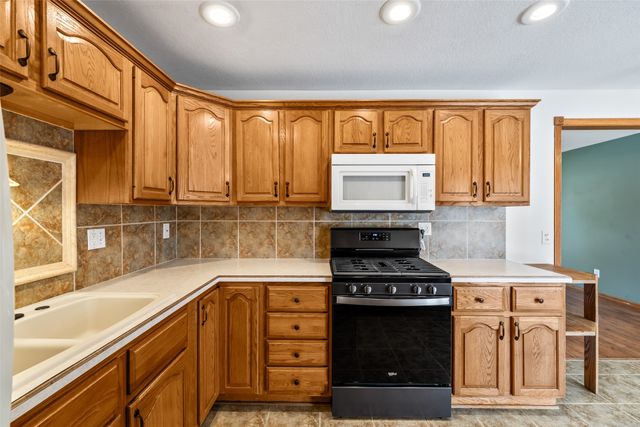 4131 Leyden Avenue, Des Moines, IA 50317