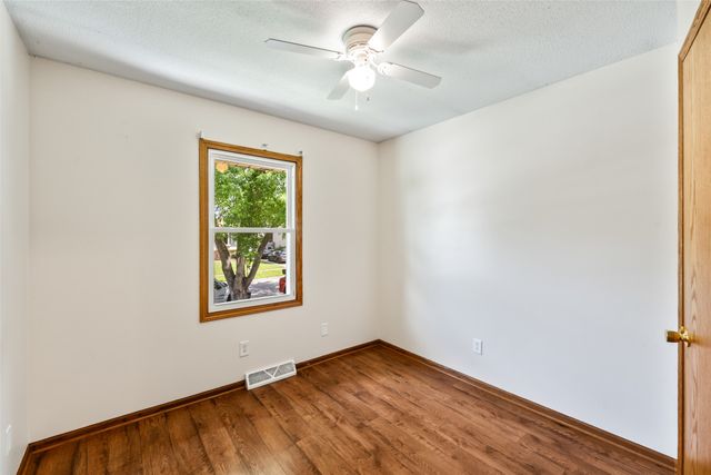 4131 Leyden Avenue, Des Moines, IA 50317