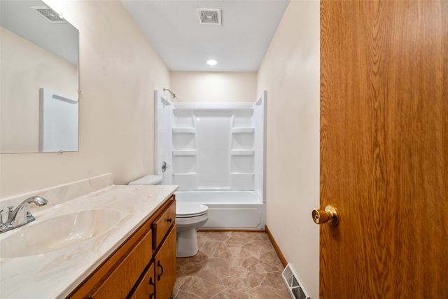 4131 Leyden Avenue, Des Moines, IA 50317