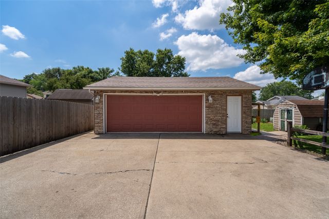 4131 Leyden Avenue, Des Moines, IA 50317