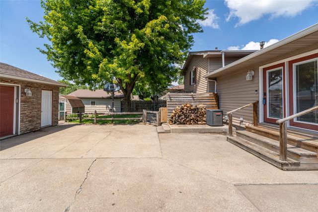 4131 Leyden Avenue, Des Moines, IA 50317