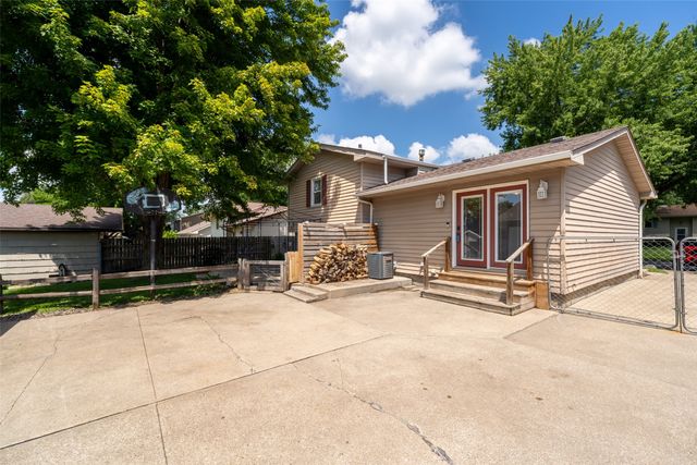 4131 Leyden Avenue, Des Moines, IA 50317