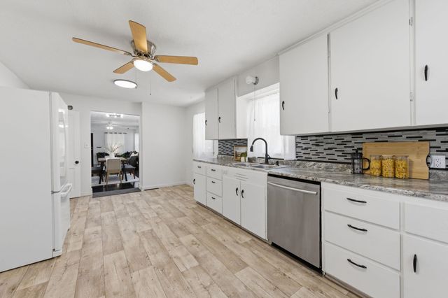 217 N Vine St, Wichita, KS 67203