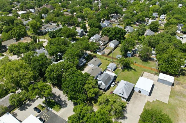 217 N Vine St, Wichita, KS 67203