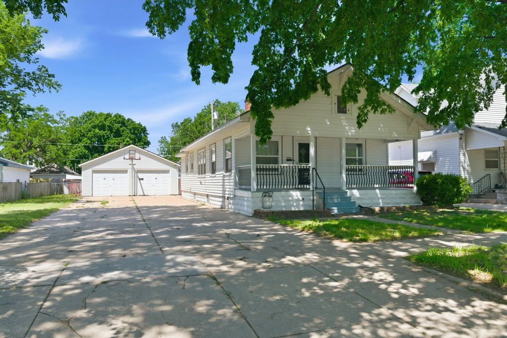 217 N Vine St, Wichita, KS 67203