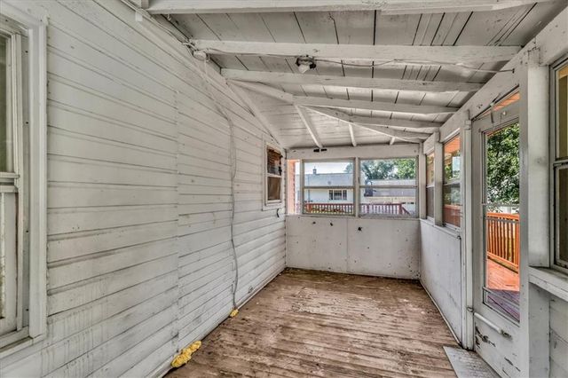 5330 NW Waukomis Drive, Kansas City, MO 64151